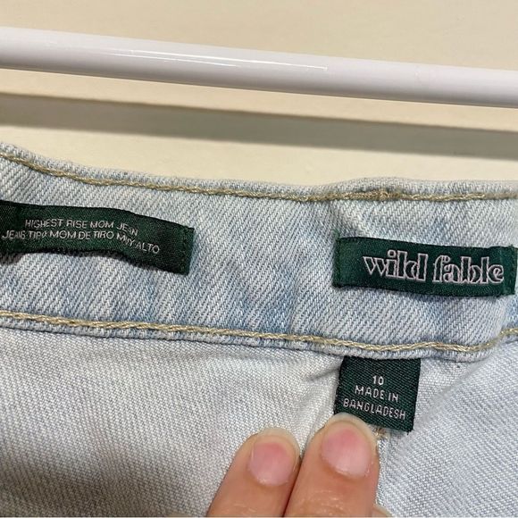 Wild Fable Light Blue Wash Denim Distressed Highest Rise Mom Jeans NWT - Picture 6 of 10